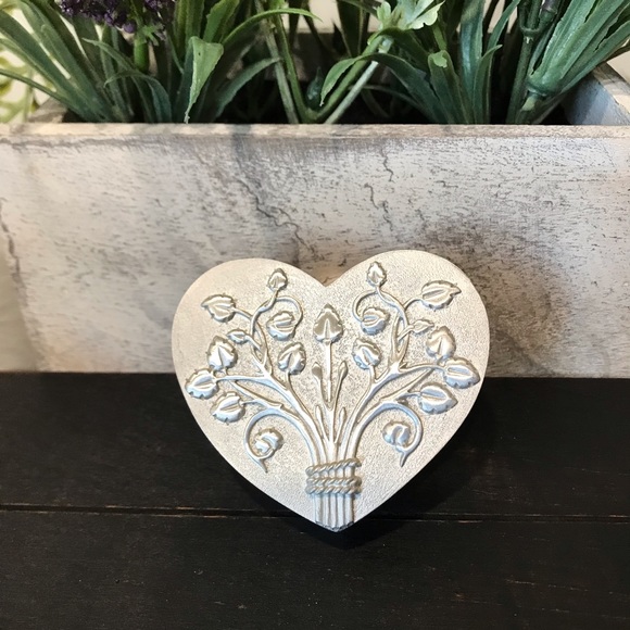 🆕 Vilmain Pewter Trinket/Treasure box Briar Rose - Picture 2 of 5